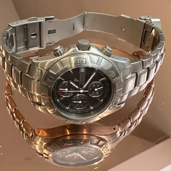 EUC Ferrari Mens watch chronograph proffessional